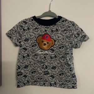 Ralph Lauren Grey T-Shirt with blue design.